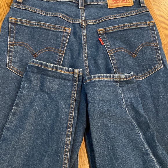 Womens Levi’s the mom jean high waisted button fly like new 80’s tapered ankle - Picture 7 of 11
